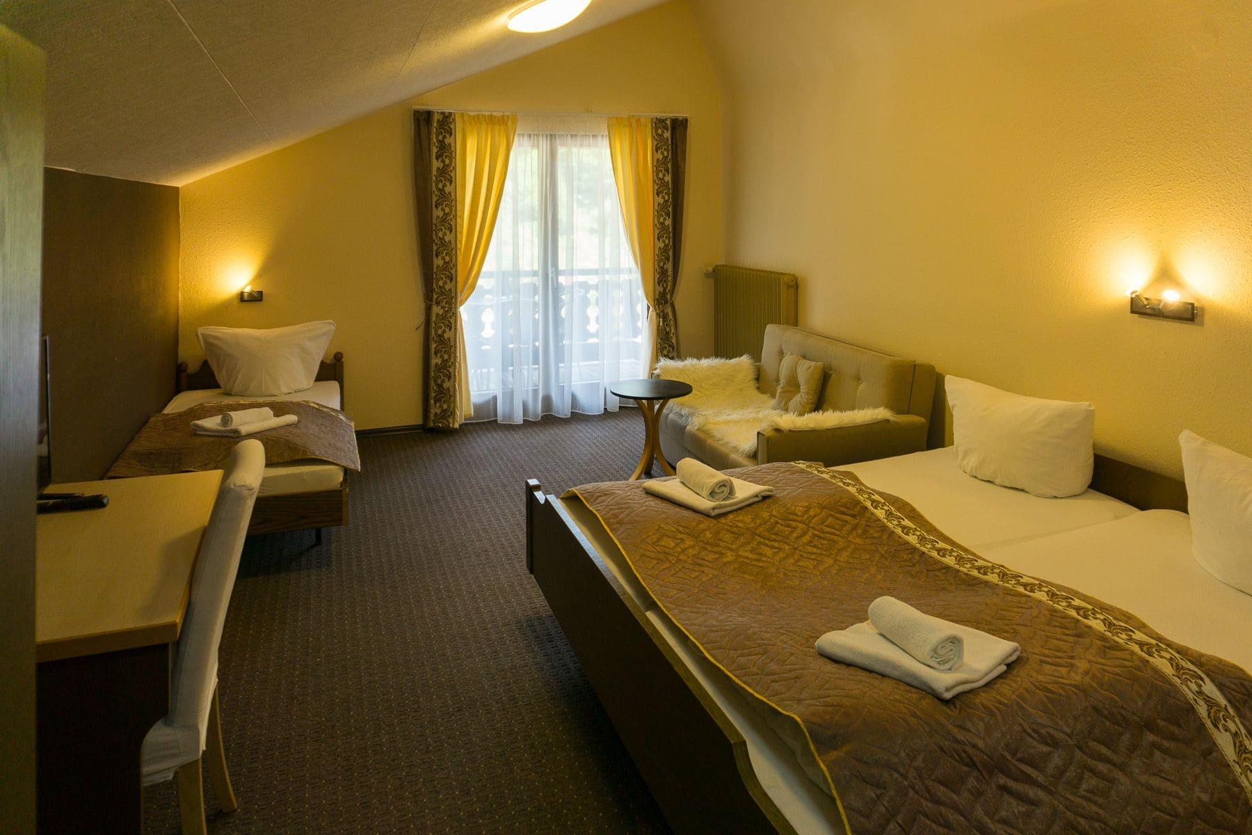 Kraehenbad Hotel Alpirsbach Exterior photo